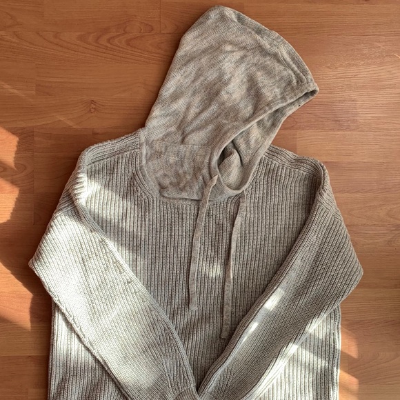 GAP Cozy Grey Knit Sweater - Picture 2 of 4